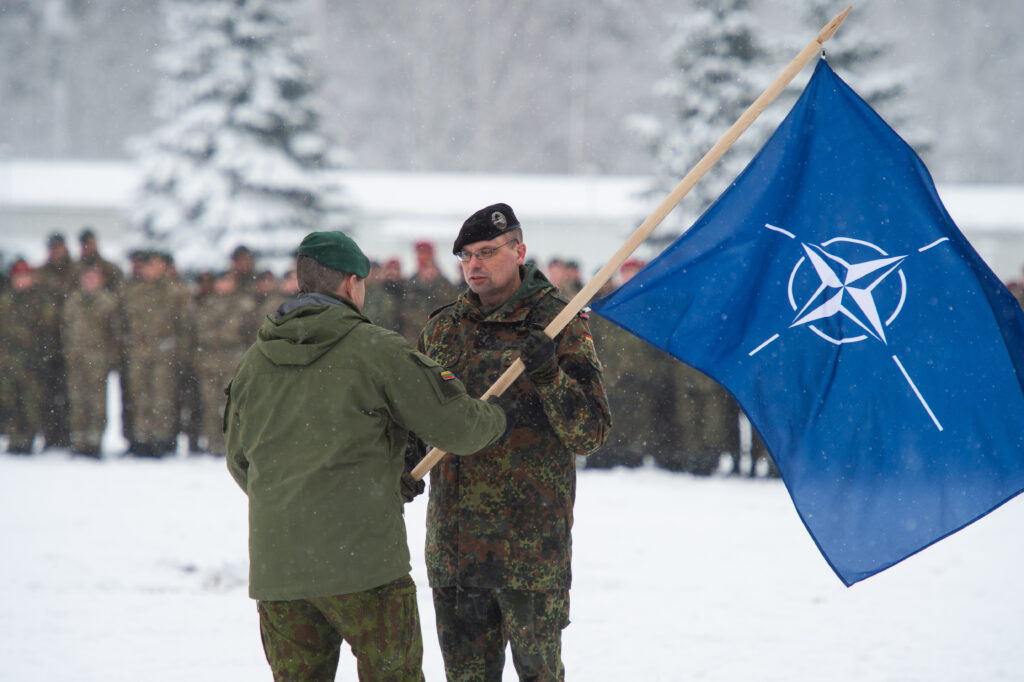 La OTAN descarta enviar cazas de combate a Ucrania