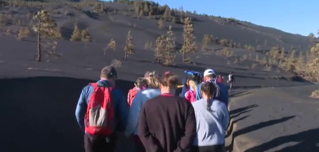 La Palma refuerza las medidas de vigilancia en el entorno del volcán