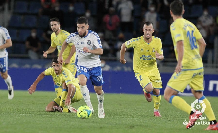 El fútbol canario se cita con la historia en una eliminatoria por el ascenso