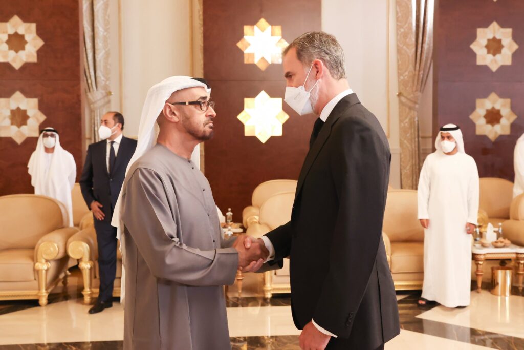 Felipe VI queda con su padre en Madrid tras hablar por teléfono en Abu Dabi