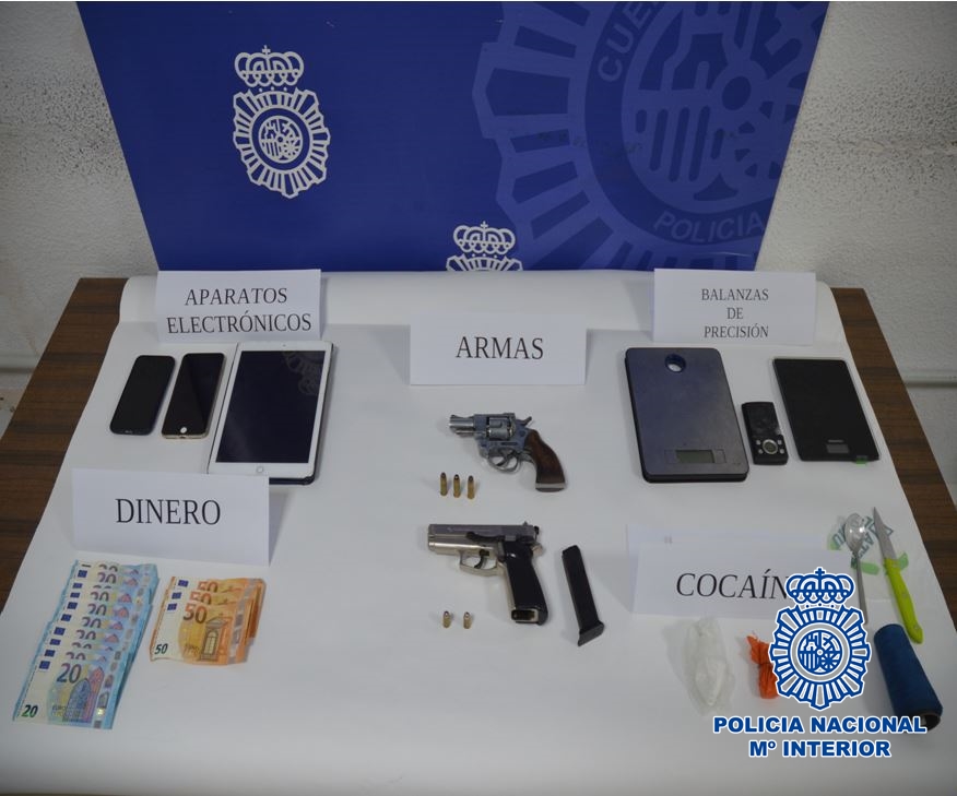 Detenido en Tenerife con dos pistolas y droga para su venta