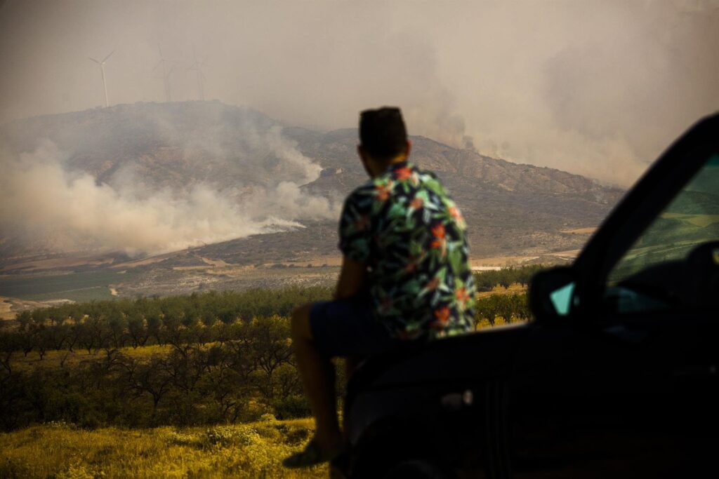 El incendio de Zaragoza podría estabilizarse este lunes