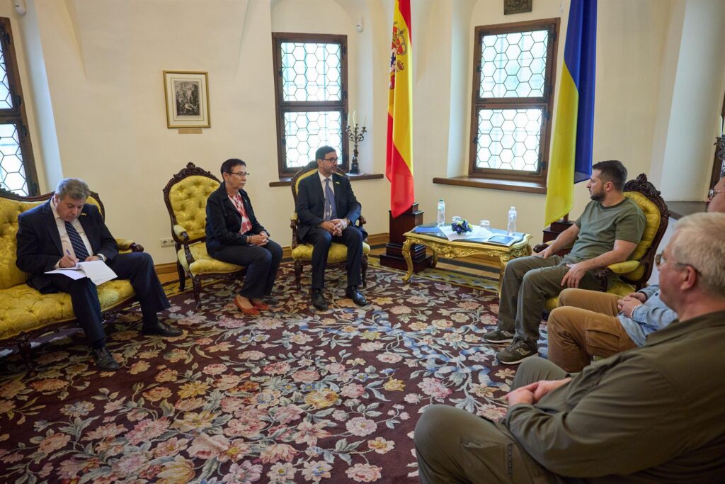 Zelenski ha aplaudido la ayuda brindada en el terreno humanitario y militar, así como el apoyo a la soberanía e integridad territorial