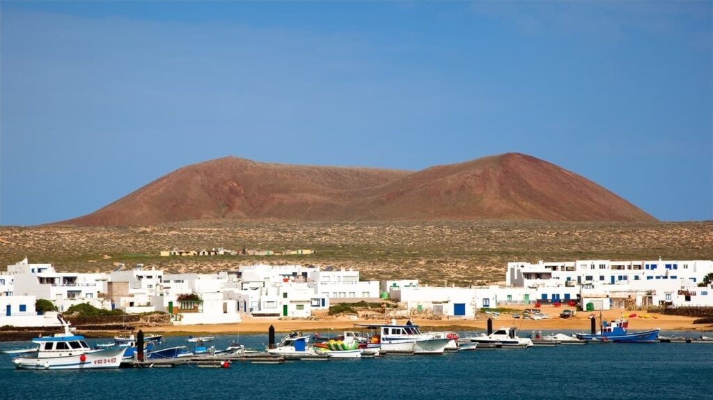 La Semana Santa triplica los habitantes de La Graciosa