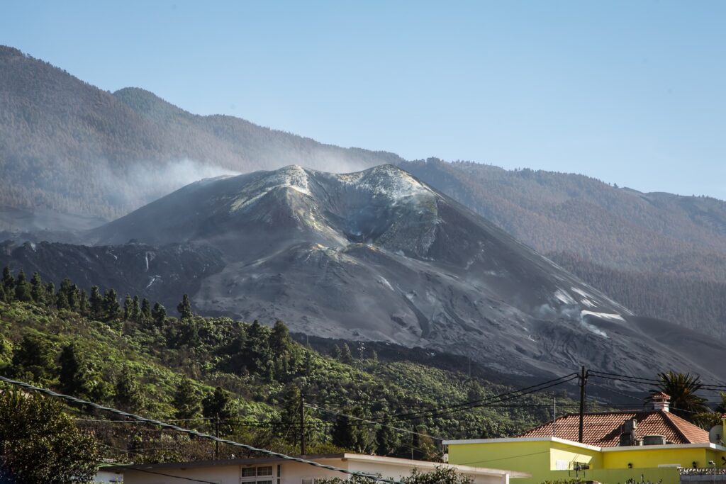 Concentraciones muy altas de dióxido de azufre en zonas del volcán de La Palma