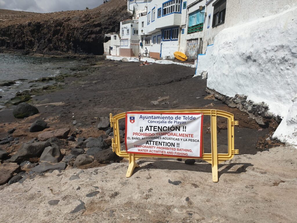 Reabre la playa de Salinetas y continúan cerradas otras tres calas