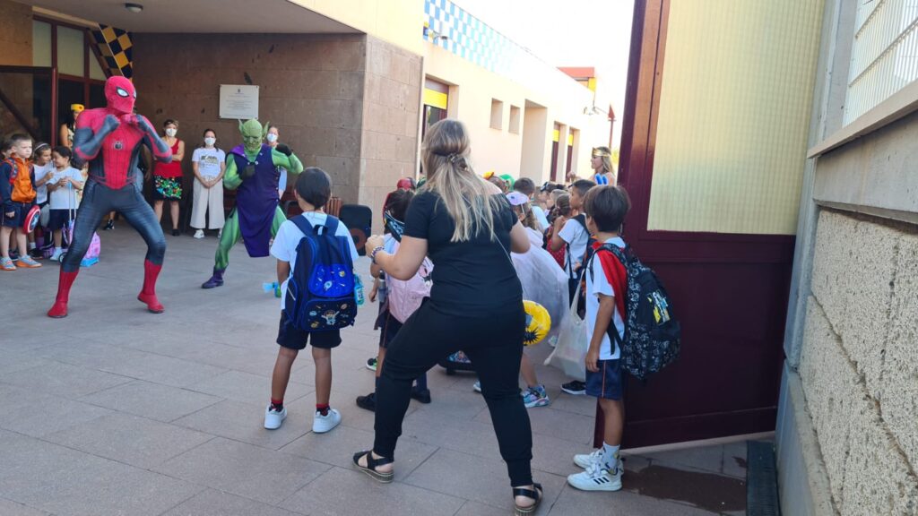 Vuelta al colegio para los cursos de Infantil y Primaria en Canarias