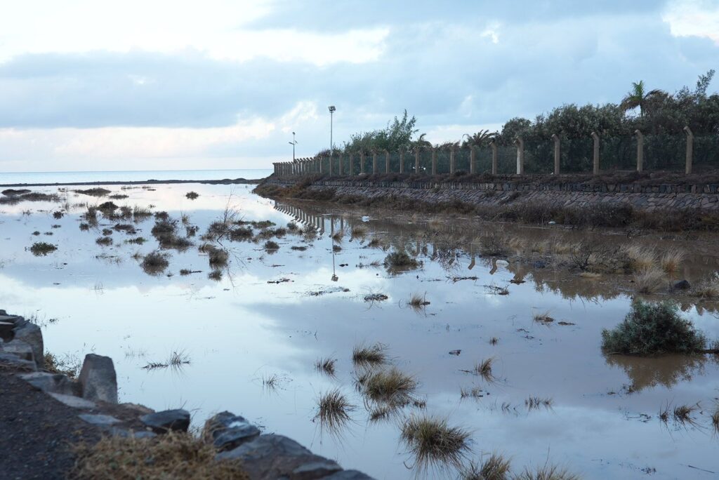 La lluvia caída en Ingenio y Telde afectan al tráfico, alcantarillado y cableado