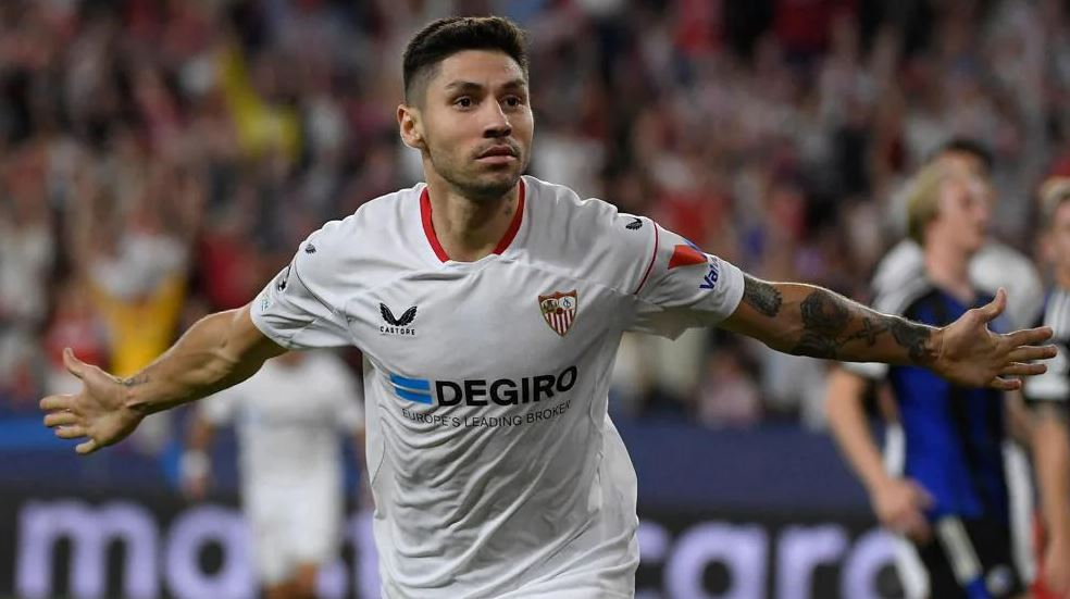 El Sevilla golea al Copenhague (3-0) y estará en Europa League