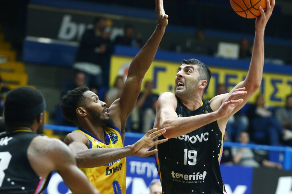 El Lenovo Tenerife cae en su visita al Peristeri griego (88-81)