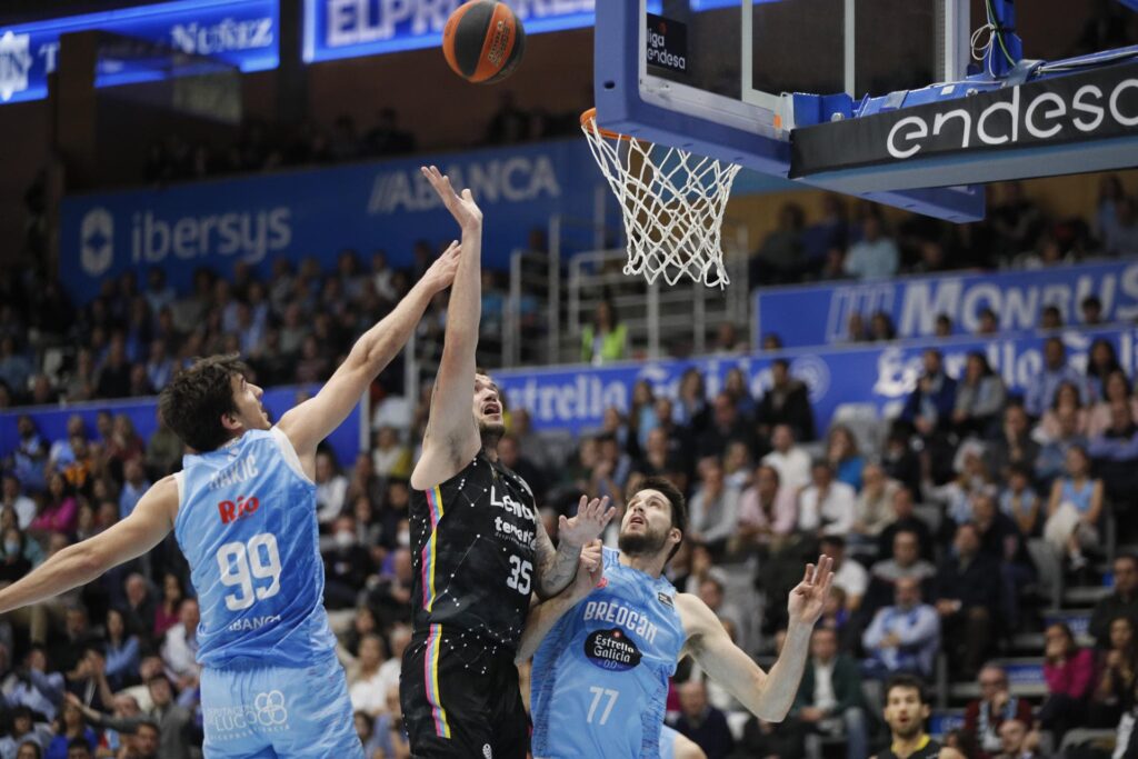 61-86 El Tenerife exhibe su músculo de líder ante el Breogán