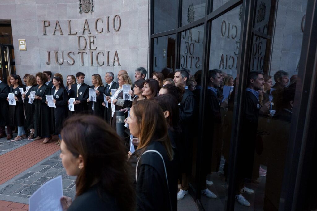 Advertencia de los letrados de la Administración de Justicia