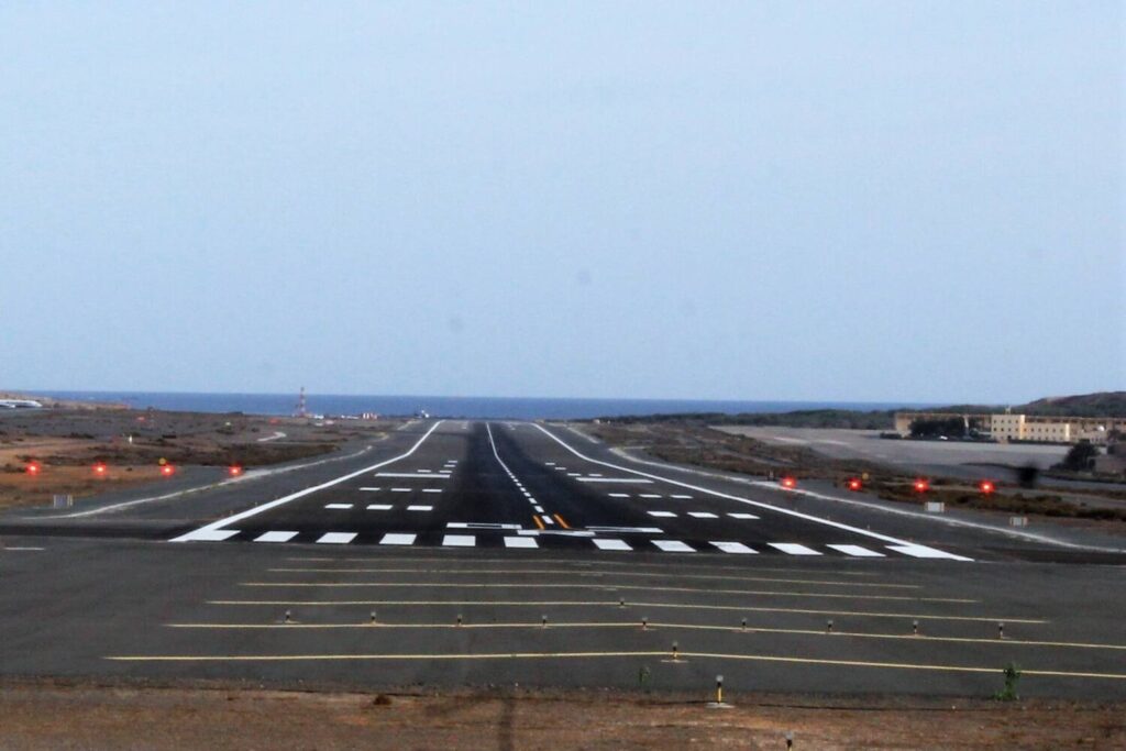 Carmen Hernández: la tercera pista del aeropuerto "no tiene sentido con esta crisis y con las exigencias medioambientales"