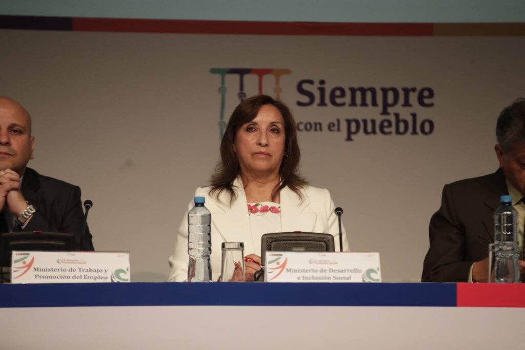 Dina Boluarte, primera presidenta de Perú