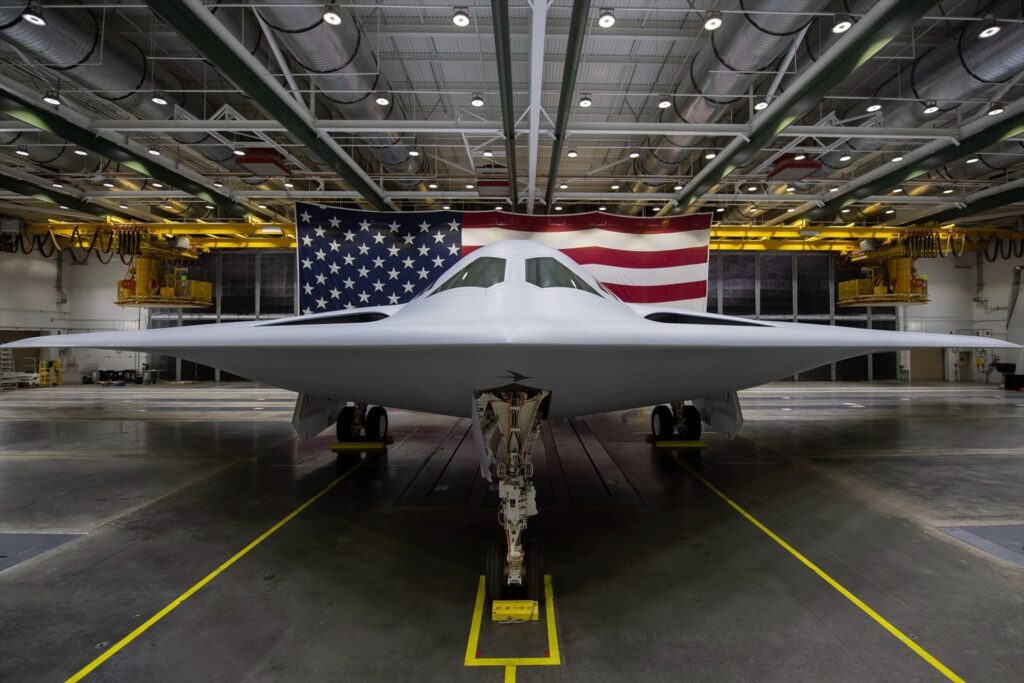 Estados Unidos presenta el B-21 Raider, su primer bombardero en 30 años