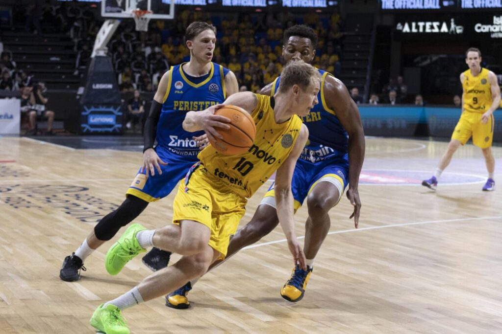 86-60. El Lenovo Tenerife vence al Peristeri asegurando así el liderato