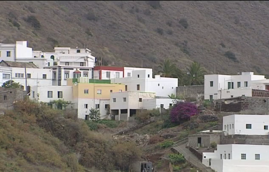 Sabinosa y el Pozo de La Salud, en El Hierro, denuncian los cortes continuos en el suministro de agua