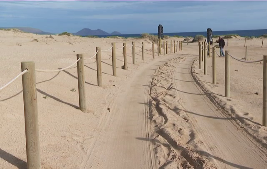 Costas impedirá el paso de vehículos por la vía entre Pedro Barba y playa Lambra en La Graciosa