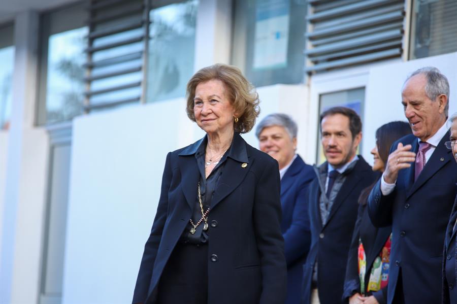 La Reina Doña Sofía visita los Bancos de Alimentos