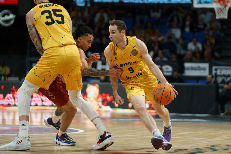 Importante victoria en casa del Lenovo Tenerife ante UCAM Murcia (85-65)