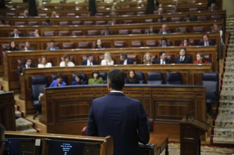 Sánchez: "Jamás nos temblará la mano en defender los derechos conquistados"