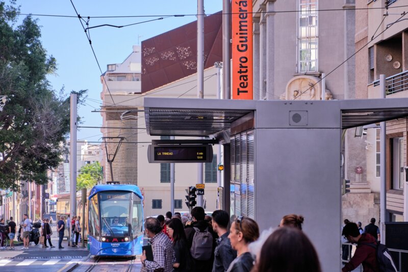 El transporte público gratuito atrae a 46.327 nuevos usuarios frecuentes en Tenerife