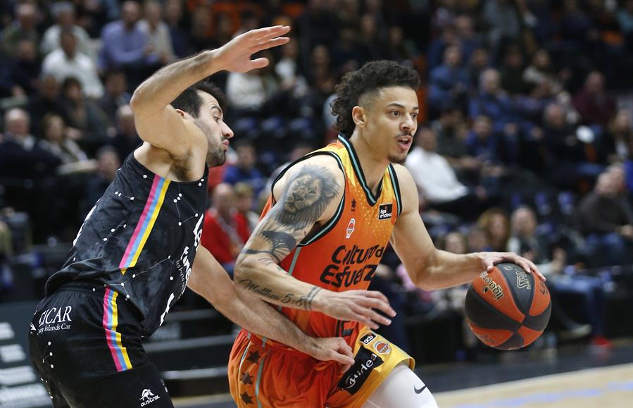 77-72. Radebaugh reconduce al Valencia a la defensa y sorprende al Tenerife