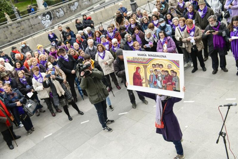 Feministas religiosas piden pertenecer en igualdad a la Iglesia Católica