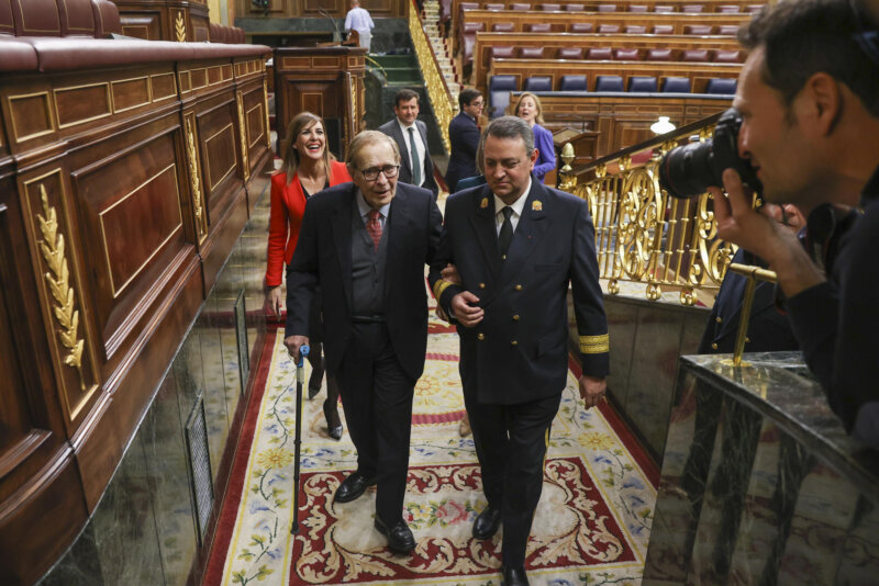 Finaliza la primera jornada de la moción de censura de Vox con 11 horas de debate