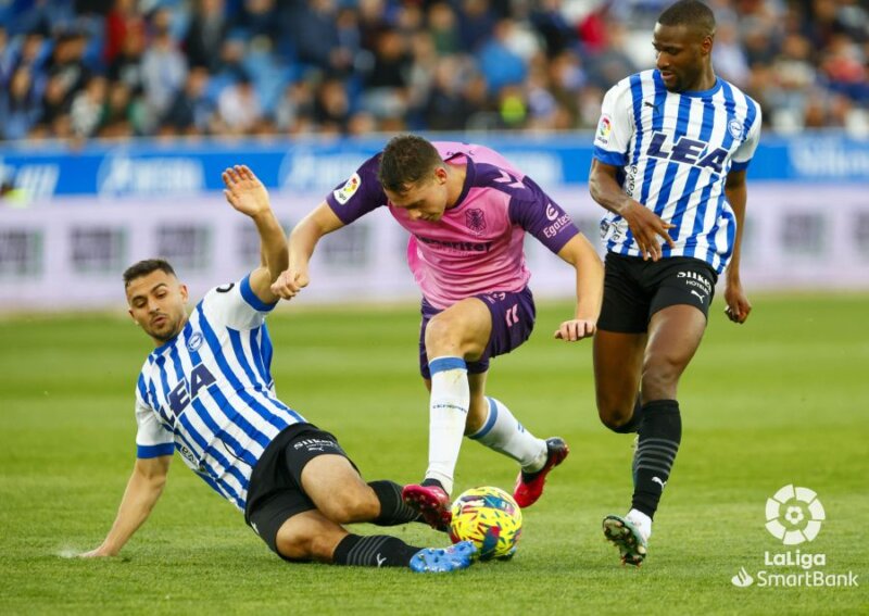 1-0. El CD Tenerife cede ante el Alavés