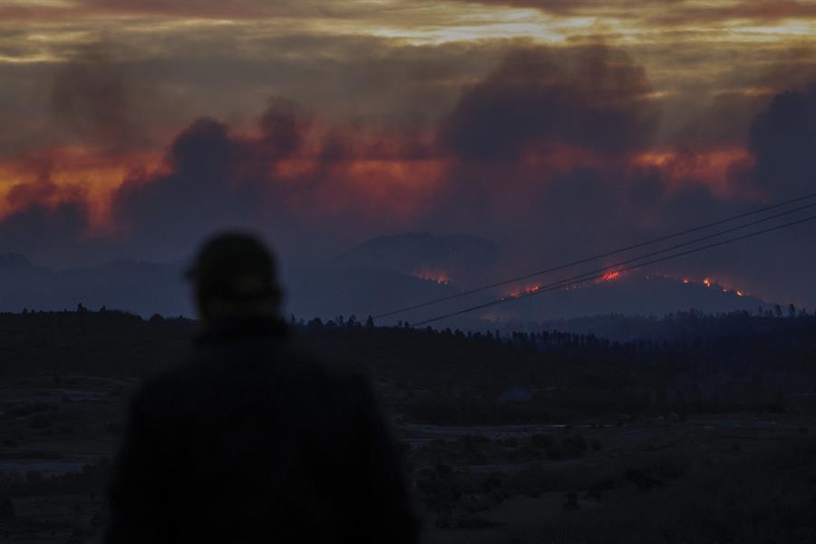 Más de 800 desalojos por el incendio de Castellón