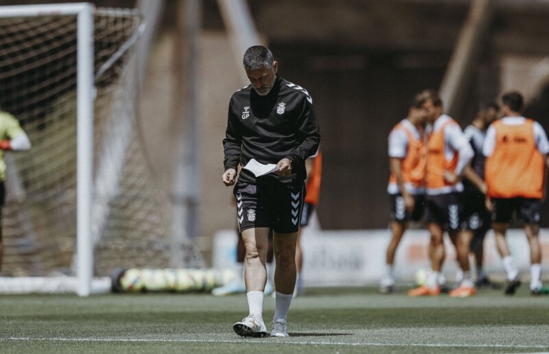 García Pimienta destaca la importancia del partido ante el Levante