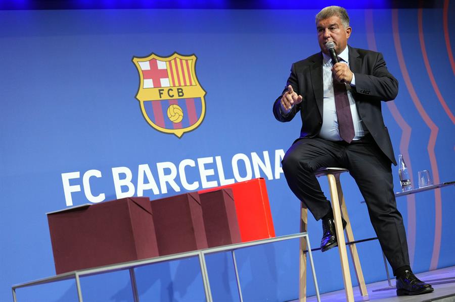 Laporta se defiende de las acusaciones por el 'caso Negreira'