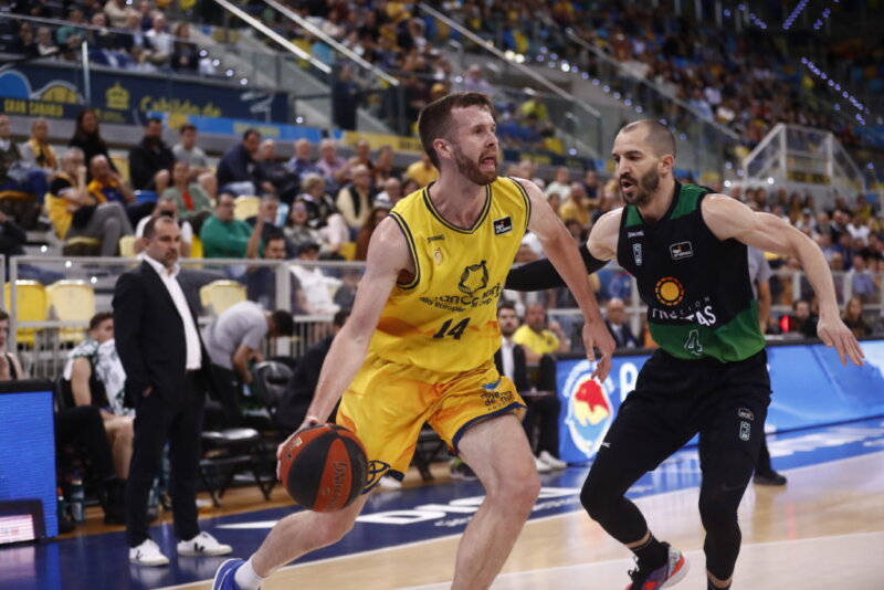 El Granca se impone el Joventud 100-88