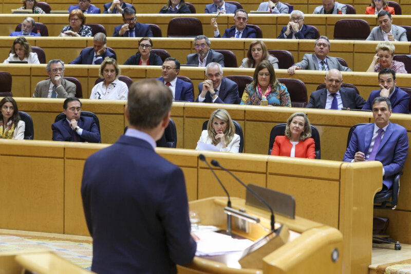 Feijóo (a Sánchez): "Es el mayor lastre para el PSOE"