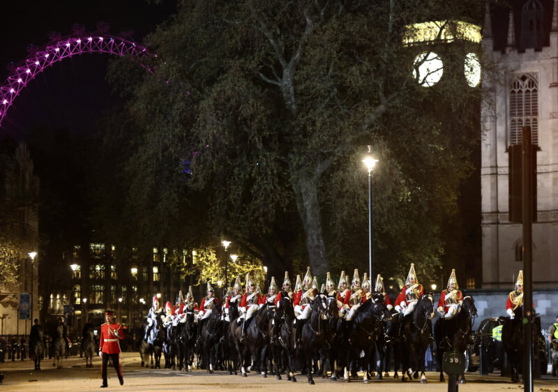 A falta de dos días para la coronación de Carlos III no se deja nada al azar. Muchas calles de Londres ya tienen restricciones como medida de seguridad. Londres, Gran Bretaña, a 3 de Mayo de 2023. Reuters / Henry Nicolls 