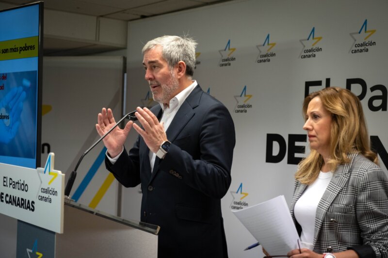 El candidato de CC a la presidencia de Canarias, Fernando Clavijo, y la candidata de CC al Cabildo de Tenerife en la presentación del plan de empleo que proponen / Coalición Canaria