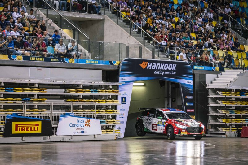 Hayden Paddon, el más rápido en el arranque del Islas Canarias