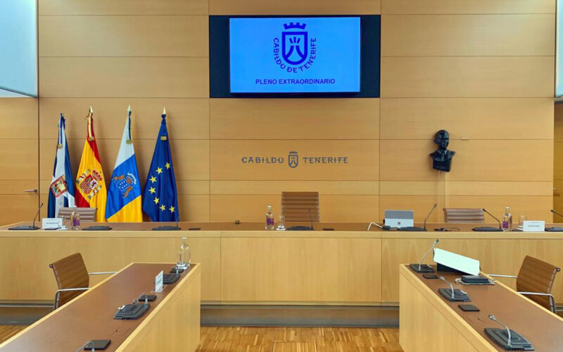 Fecha y hora de constitución del Cabildo de Tenerife. En la imagen Salón Plenos Cabildo de Tenerife