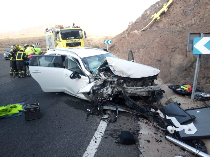 Un hombre resulta herido grave al colisionar contra una montaña en Gran Canaria