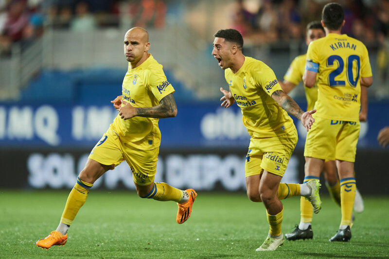 Las Palmas quita el liderato al Eibar con una victoria por 0-1