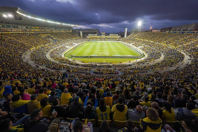 Un aficionado de la UD Las Palmas sufre un infarto durante el partido en el Estadio de Gran Canaria