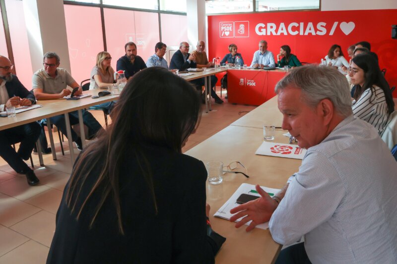 Arrancan las negociaciones entre los partidos para formar gobierno en Canarias