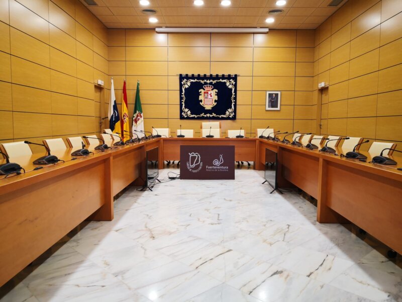 Fecha y hora de constitución del Cabildo de Fuerteventura. En la imagen Salón de Plenos Cabildo de Fuerteventura / RTVC