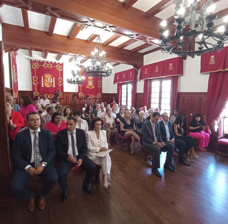 Interior del salón de plenos del ayuntamiento de San Sebastián de La Gomera / RTVC