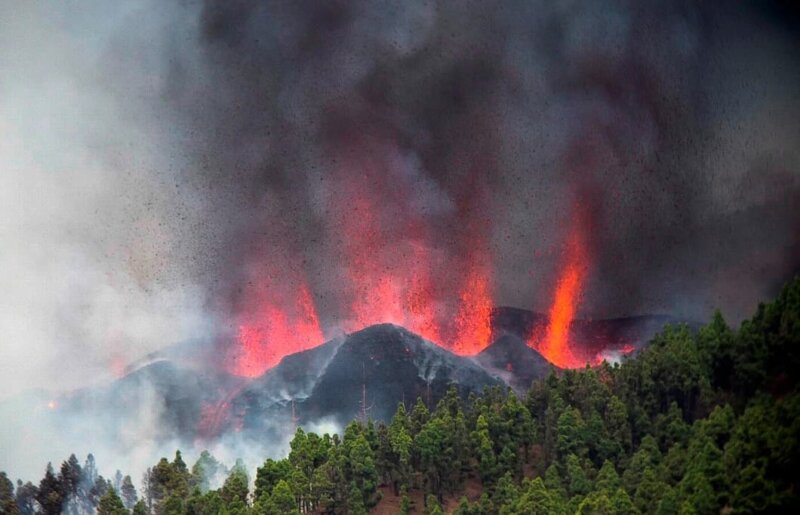 Este 19 de septiembre se cumplirán dos años de la erupción de Tajogaite. Los días previos, fueron jornadas en las que los habitantes de la isla contaban los terremotos que se registraban, en los que acudían a reuniones de expertos y a encuentros con los vecinos