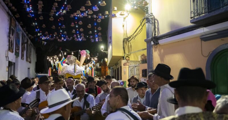 Televisión Canaria emite la romería de San Antonio 'El chico' 