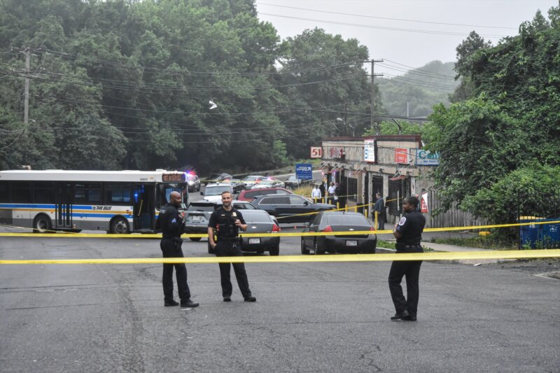 Al menos tres muertos y cinco heridos en un tiroteo en Kansas