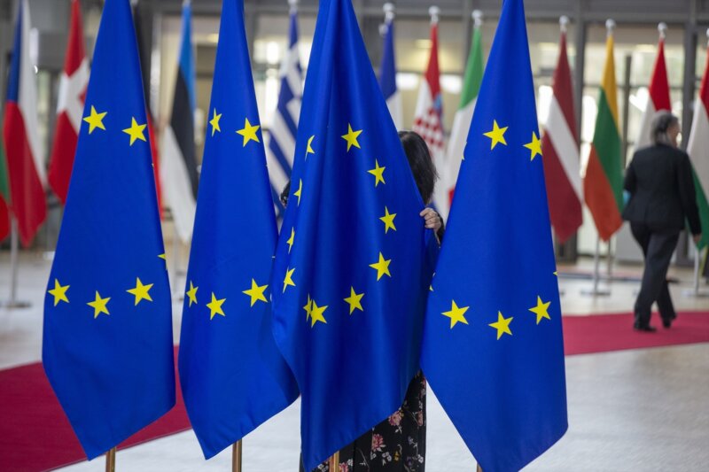 Líderes de la UE se comprometen a apoyar a largo plazo a Ucrania 