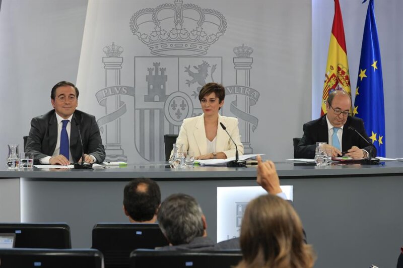 El Gobierno considera una "vergüenza" el pacto en Valencia